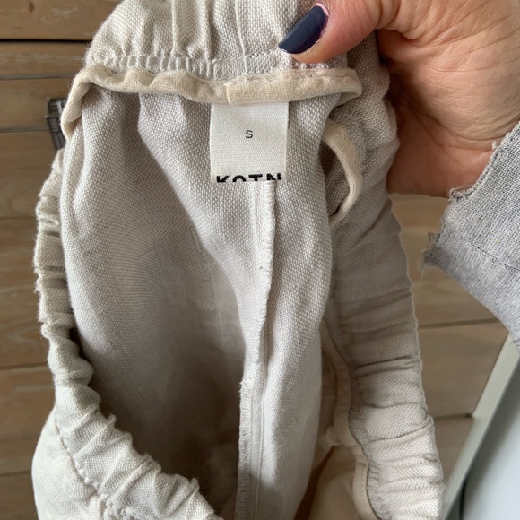 KOTN Women's Light Beige Linen Shorts - Picture 5 of 7